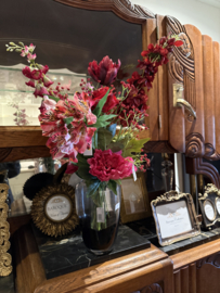 Vaas transparant/zwart met rood boeket