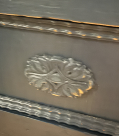 VERKOCHT Klein vintage kastje met bovenklep