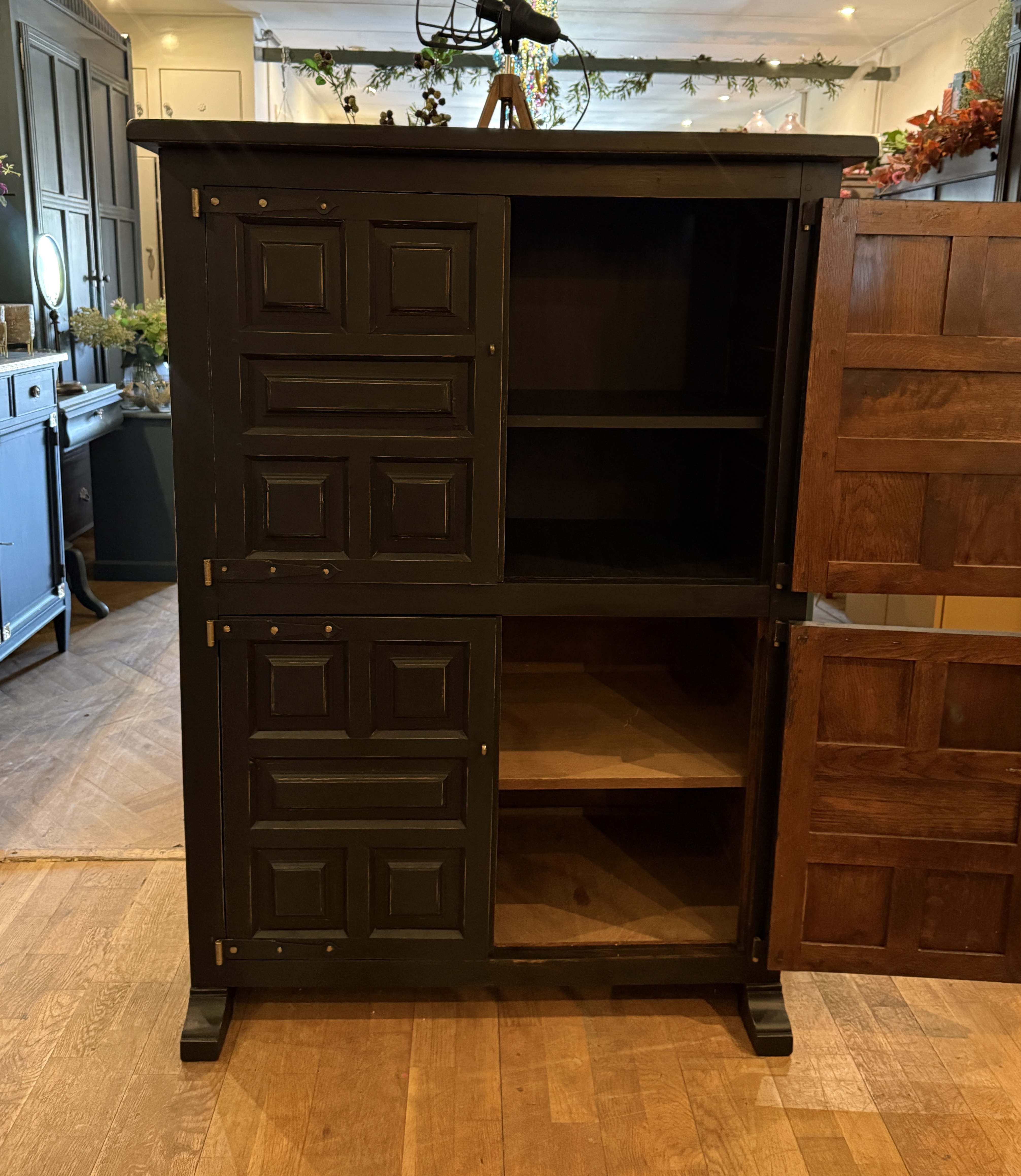 Oude Spaanse kast, vintage kastje