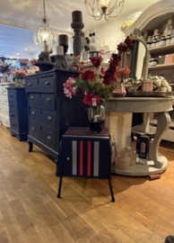 Vintage klein kastje uit de sixties