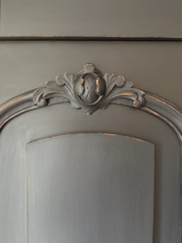 Antieke kast, vintage kledingkast