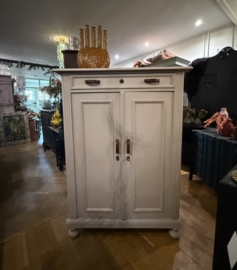VERKOCHT Vintage meidenkast, antiek kastje