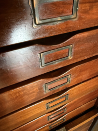 Vintage archiefkast met rolluik en 10 lades