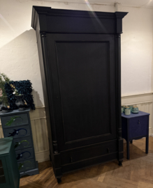 Antieke ééndeurskast, vintage garderobekast