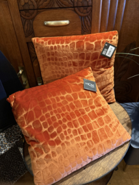 SALE!!! Set van 2 kussens oranje kroko print