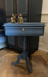 Vintage tafeltje met lade, bijzettafel