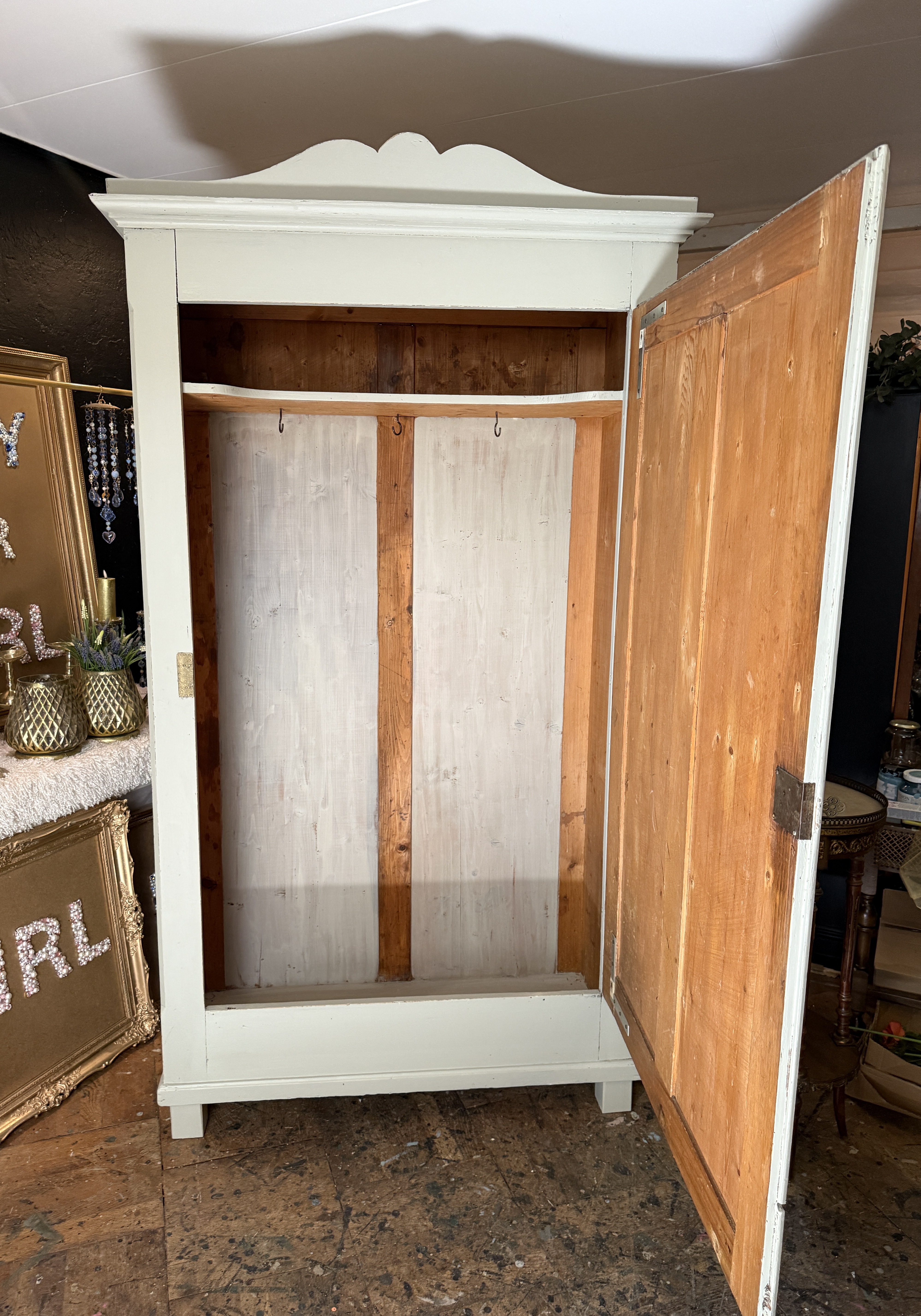 Oude garderobekast, vintage kast