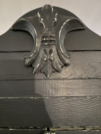 Antieke kast, brocante legkast
