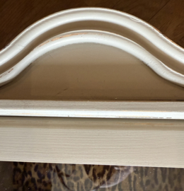 VERKOCHT Klein brocante vitrine wandkastje