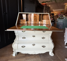 Antieke secretaire, buikladekast