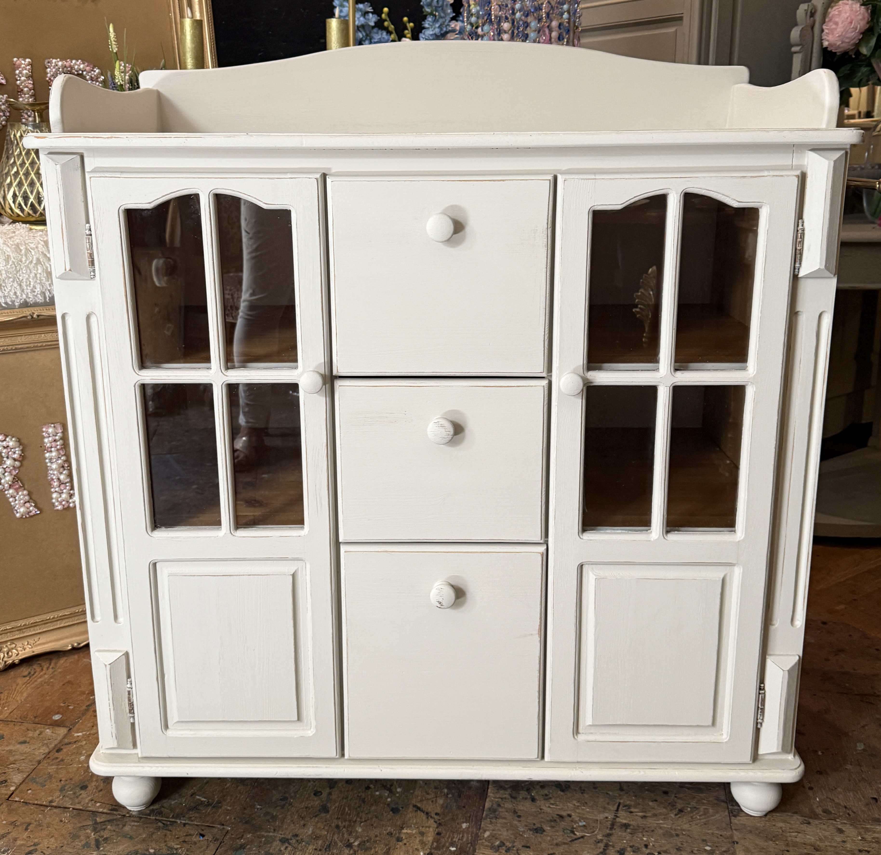 Brocante commode beige