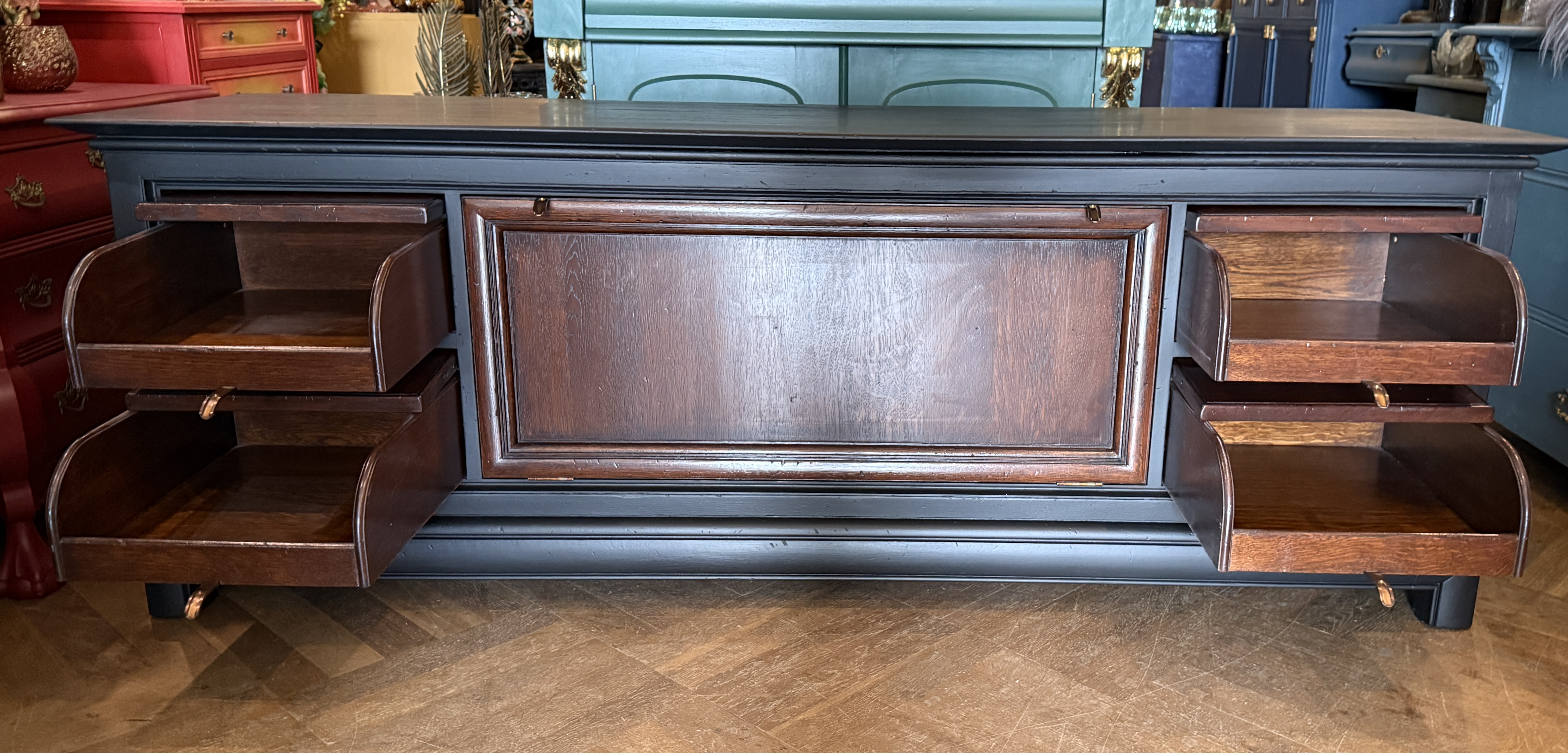 VERKOCHT Groot stoer tv meubel XL
