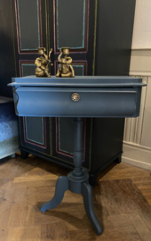 Vintage tafeltje met lade, bijzettafel