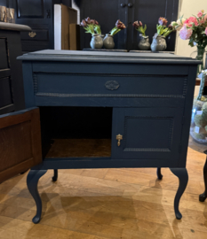 VERKOCHT Klein vintage kastje met bovenklep