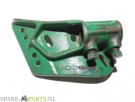 KK056855R Zadel / Bracket