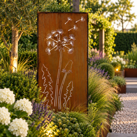 Tuinscherm met uitgebloeide paardenbloem
