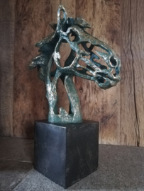 Modern paardenhoofd sculptuur