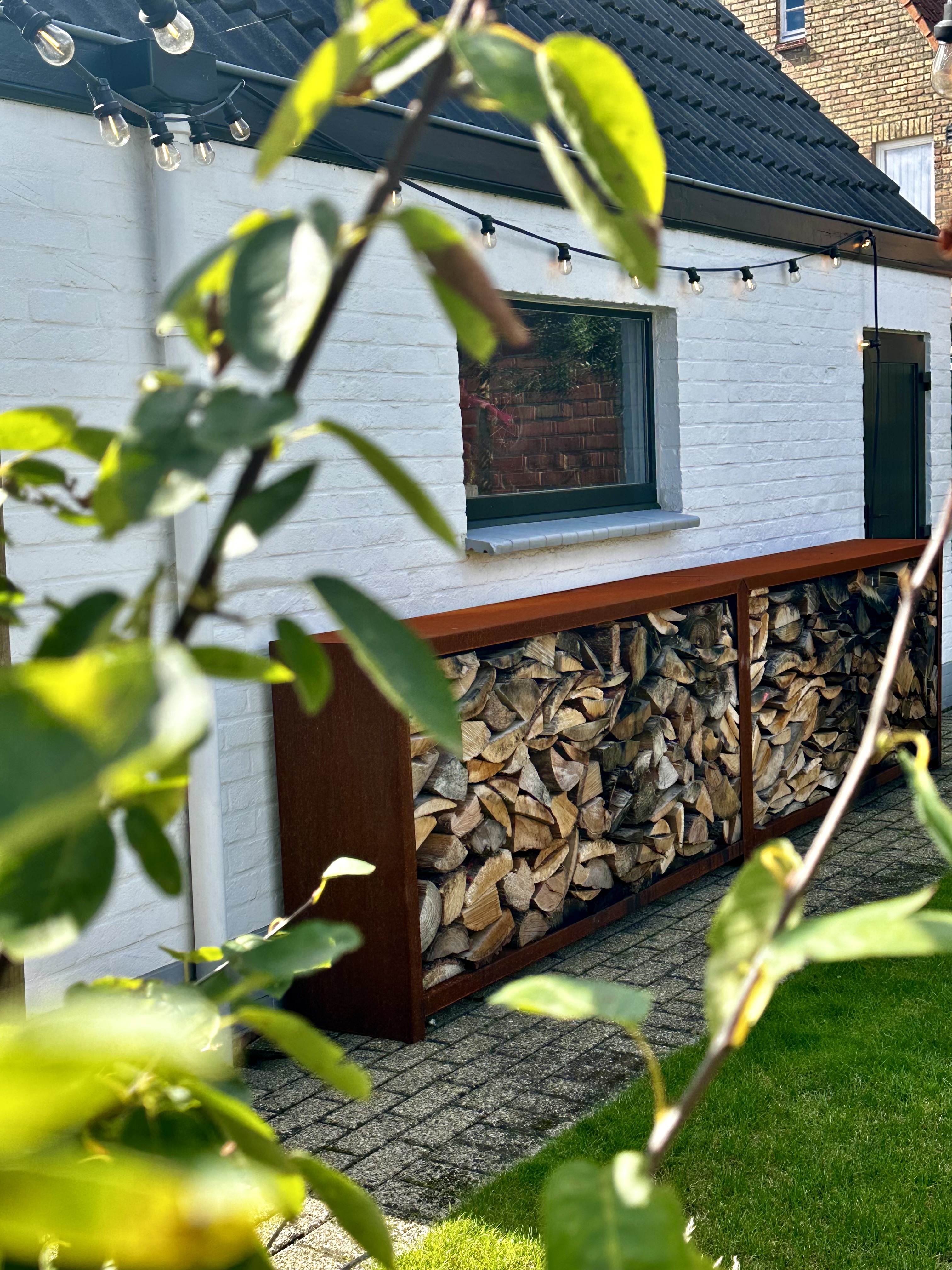 Houtopslag Cortenstaal 200x35x100cm. | 3mm. (Met achterwand- Let op horizontale variant!)