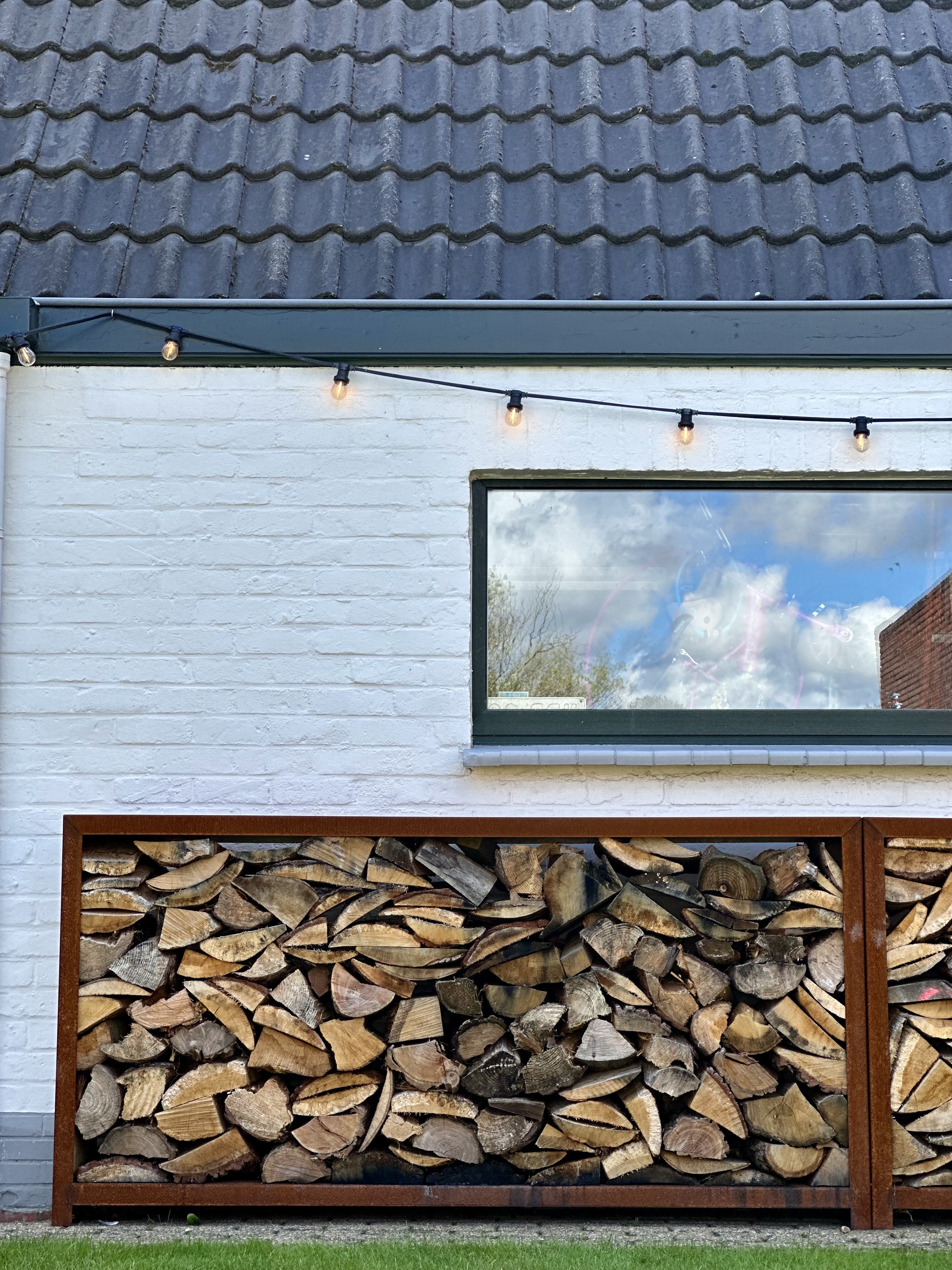 Houtopslag Cortenstaal 200x35x100cm. | 3mm. (Met achterwand- Let op horizontale variant!)