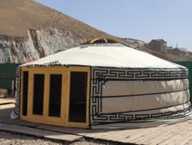6-muurs Yurt met serre deuren en serre ramen