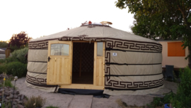 6-muurs Yurt met  deurpaneel met 3 raampjes