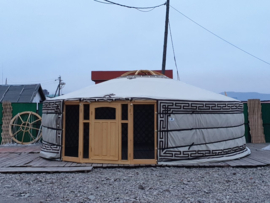 6-muurs Yurt met  deurpaneel met 5 raampjes en 2 serre raampanelen