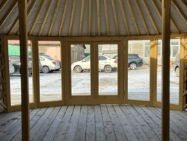 6-muurs Yurt met  serre deuren en 4 serre ramen
