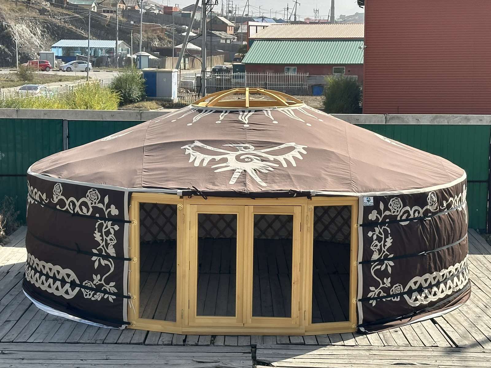 6-muurs Yurt met  serre deurpaneel en 2 serre raampanelen