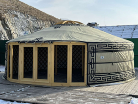 6-muurs Yurt met  serredeur en 4 serre raampanelen