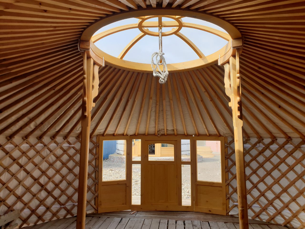 6-muurs Yurt met  deurpaneel met 5 raampjes en 2 halve grote raampanelen