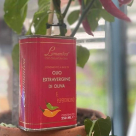 Extra vergine olijfolie Peperoncino-Chilipeper