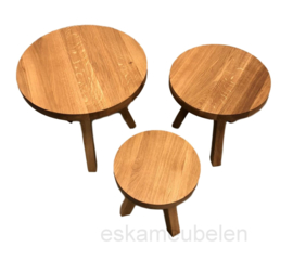 Set van 3 eikenhouten salon/bijzettafeltjes