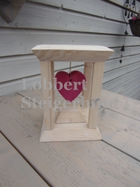 Decoratieve steigerhouten standaard met steigerhouten hangend hart