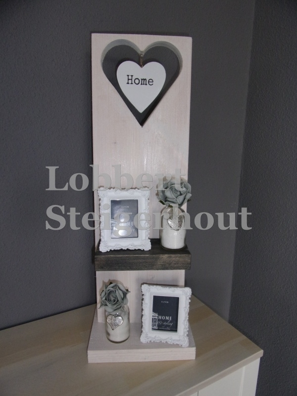 Steigerhouten decoratiebord op standaard, 2 kleuren met hart