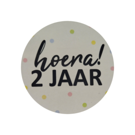 Sticker HOERA 2 jaar