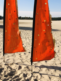 2 oranje  beachvlaggen