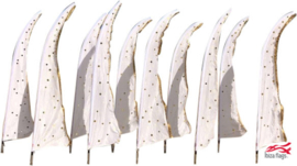10 Witte festivalvlaggen 2.90m met goud franje huren