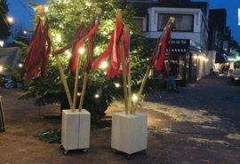 Rode kerstvlaggen  voor Kerstmarkt