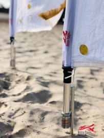 2 witte beachvlaggen huren