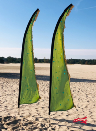 2 linde groene beachvlaggen