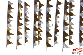 10 Wit-Goud-Bruine festival vlaggen 3.90m recht model huren