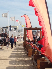 Grote beachflags voor Branding Beachclub, Noordwijk aan Zee
