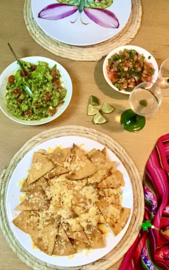 Gezonde Tortilla Chips met zelfgemaakte Dips