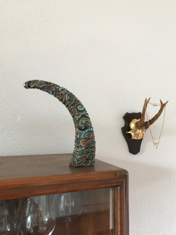 Bead art object horn