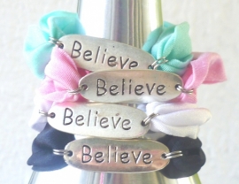 Ibiza armbanden Believe