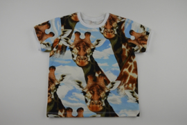 Giraffen shirt - Maat 104