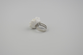White rose ring