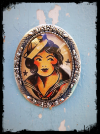 Broche Old-school tattoo  Navy girl (zilverkleurig)