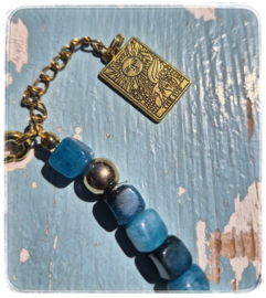 Ketting - Waarzegster met tarotkaart De Zon