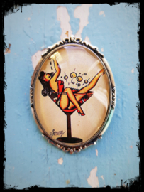 Broche Old-school tattoo  Coctail girl (zilverkleurig)